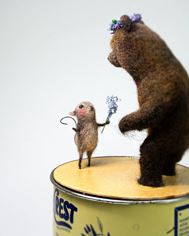 BOUND BY NATURE Lisa Ericson, Dena Seiferling & Yulia Pustoshkina BEAR AND MOUSE MUSIC BOX (DETAIL)