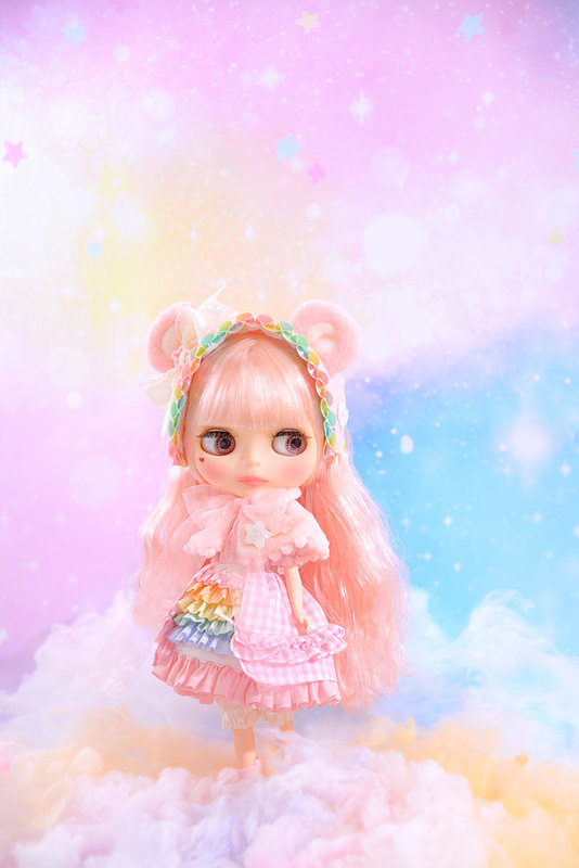 Care Bears™ Forever Group Show RAINBOWLAND OF CARE BEAR BLYTHE