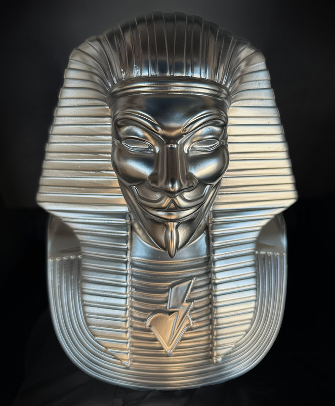 20TH ANNIVERSARY GROUP SHOW September Edition ANONYMOUS PHARAOH (2VTH) - CHROME (FRONT VIEW)